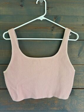 Babaton Aritizia Blush Pink Ribbed Crop Top size Large Summer Babe like new